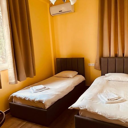 Auto Tana Guest House Tiranë Luaran gambar