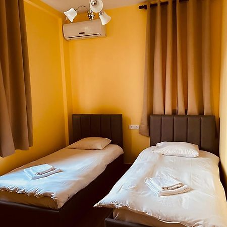 Auto Tana Guest House Tiranë Luaran gambar