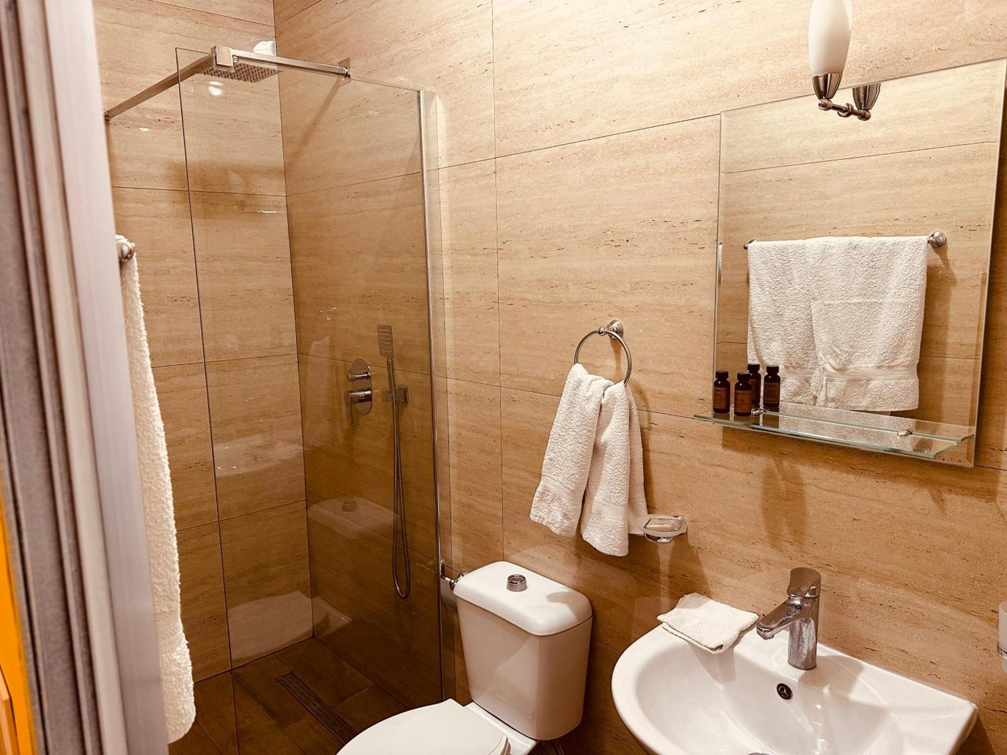 Auto Tana Guest House Tiranë Luaran gambar