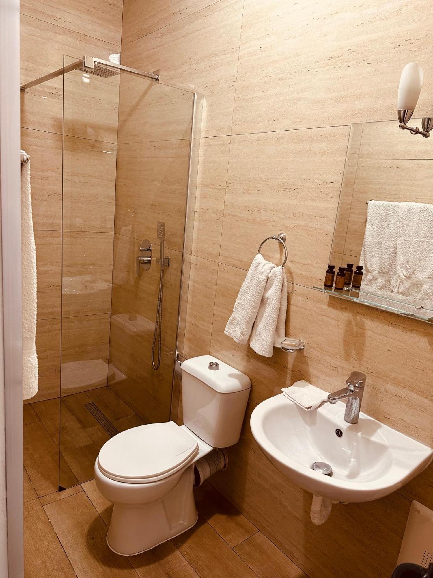 Auto Tana Guest House Tiranë Luaran gambar